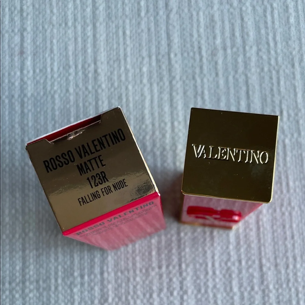 Valentino Rosso Matte Lipstick in 123R falling for nude